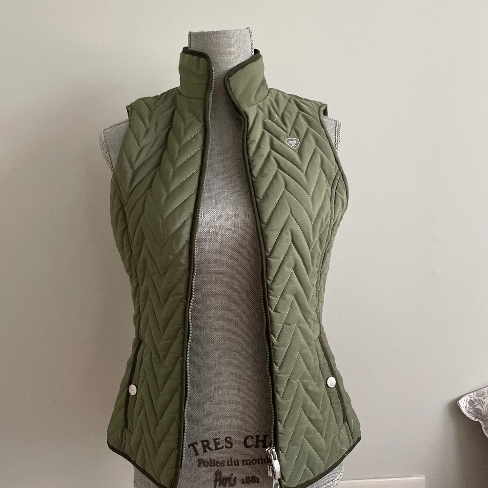 Ariat vest